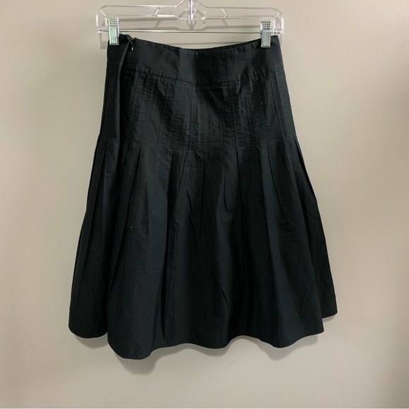 Akris Punto Black Cutout Circle  high waisted Midi Skirt Size 6 - Picture 3 of 9
